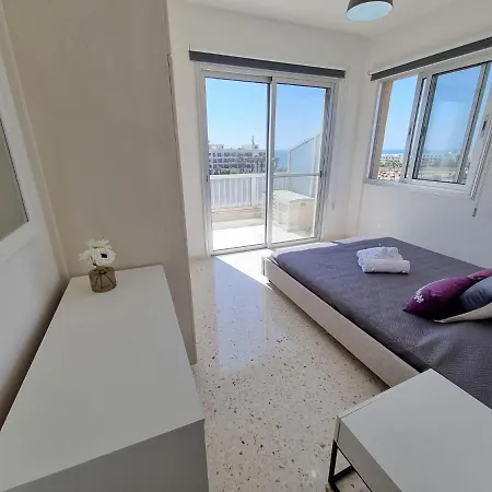 Diamond Sea View Penthouse Apartment *